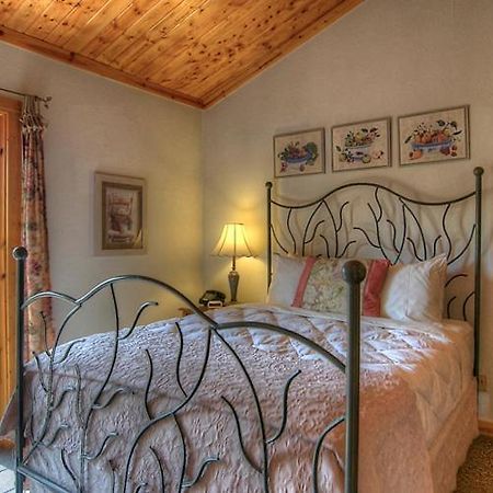 Wild Horse Inn Фрейзер Екстер'єр фото
